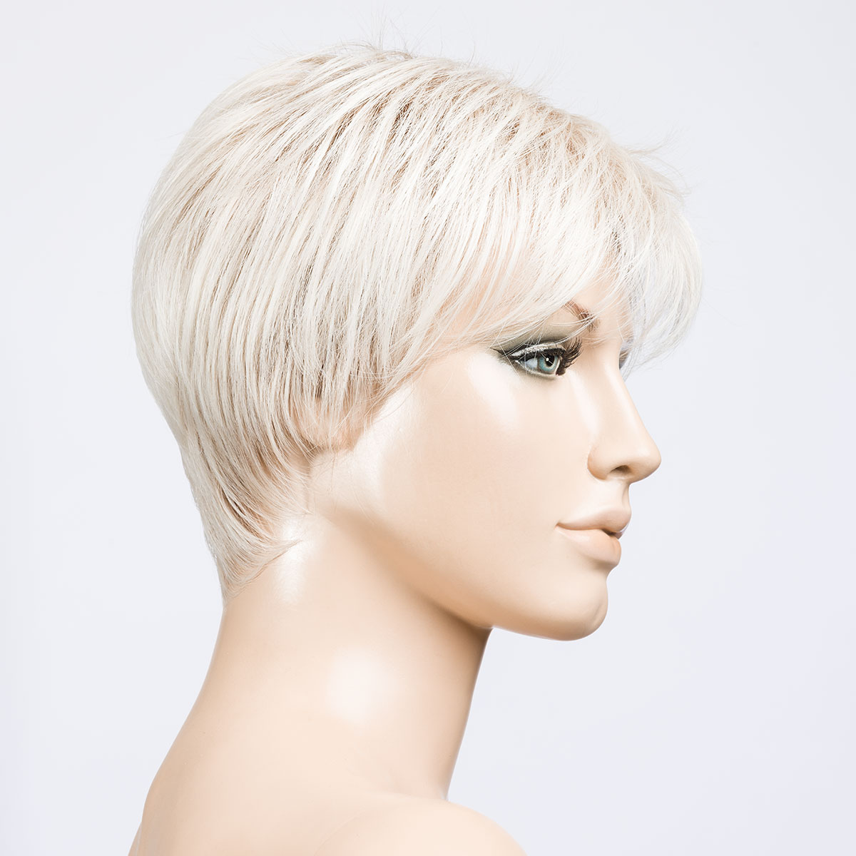 Peruecke elan in der Farbe platinblonderootedbs