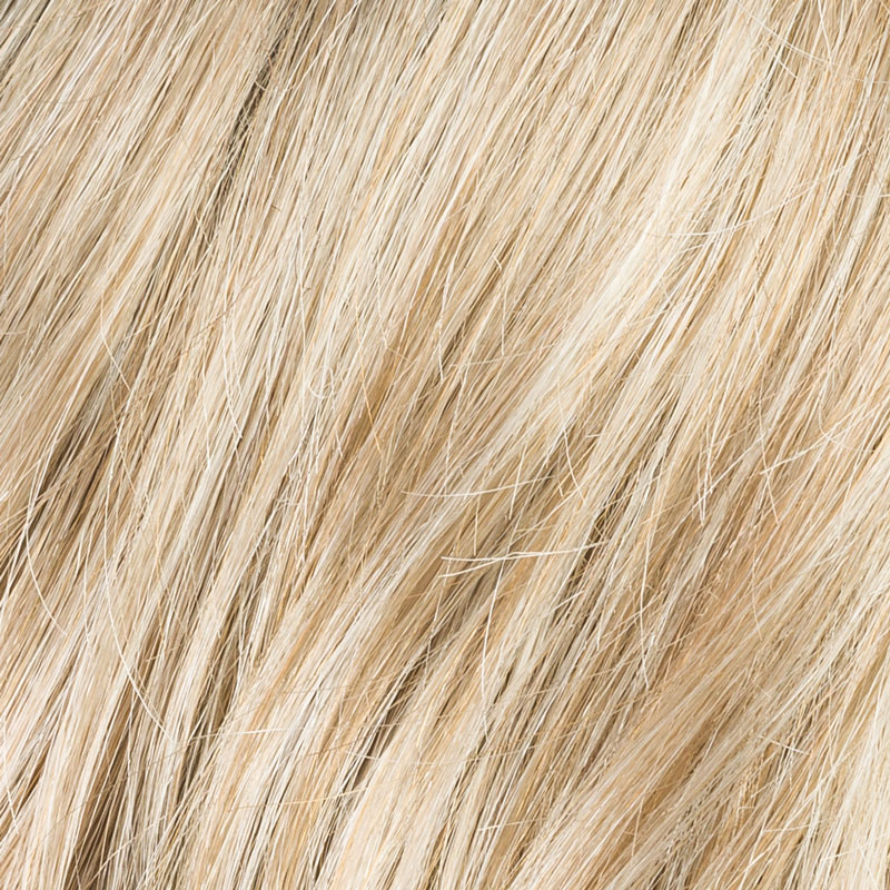 Peruecke destiny in der Farbe sandyblonderooted