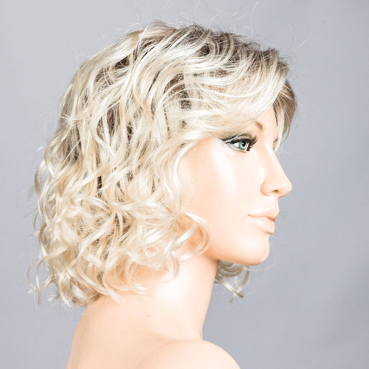 Peruecke girl in der Farbe platinblonderootedbs