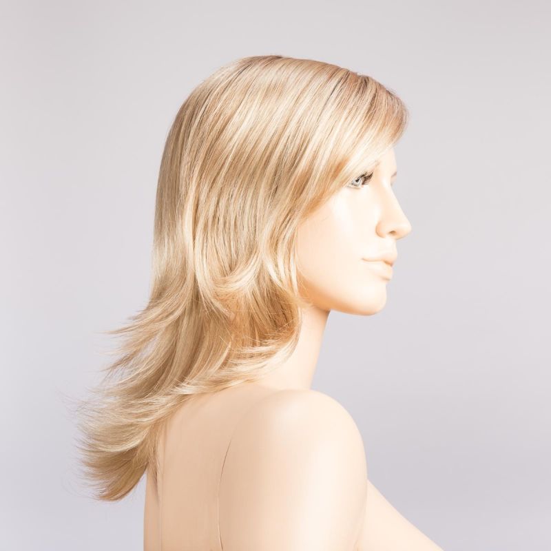 Peruecke alive in der Farbe sandyblonderootedbs