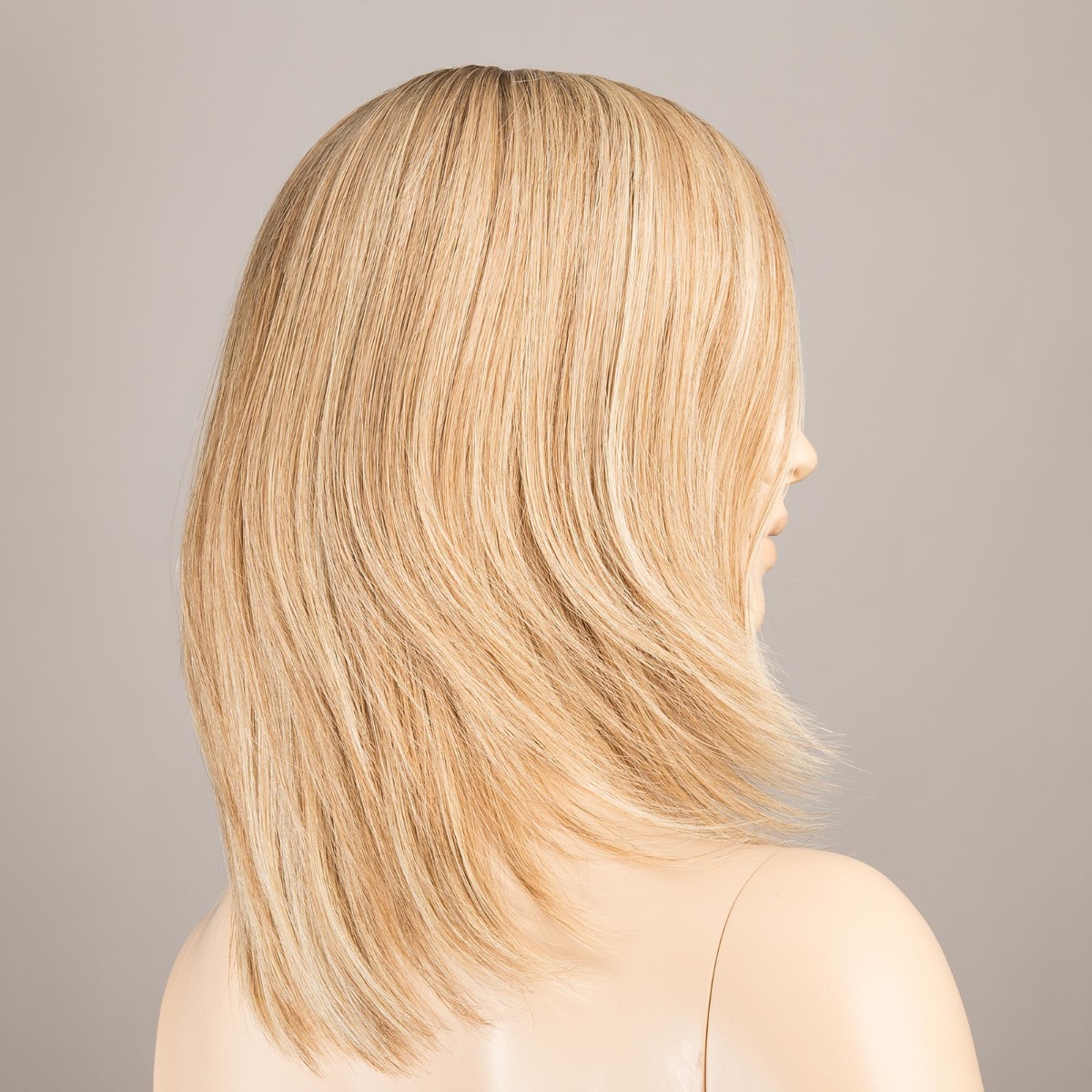 Peruecke trinity in der Farbe sandyblonderootedbs
