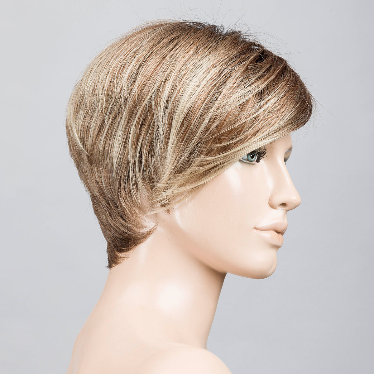 Peruecke avola in der Farbe darksandshadbs