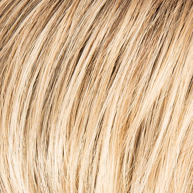 Peruecke fenja in der Farbe sandrooted